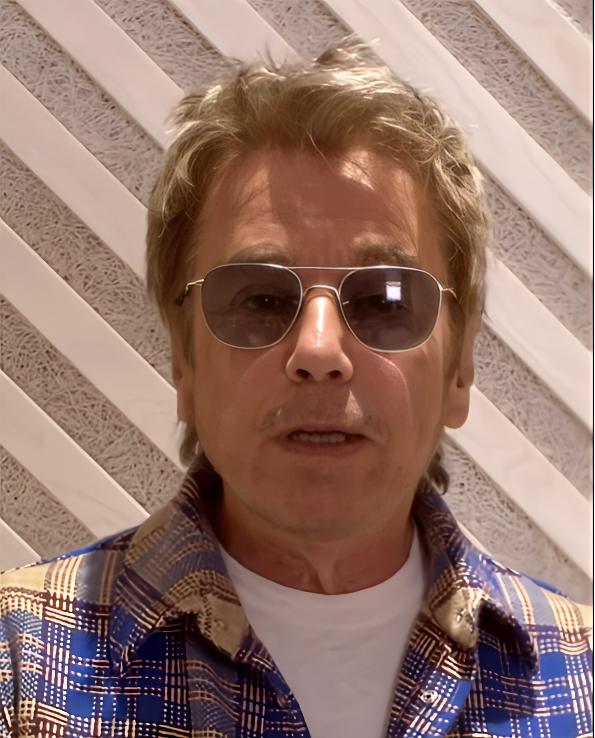Bon anniversaire à Jean-Michel Jarre (76 ans). L’éternel jeune !