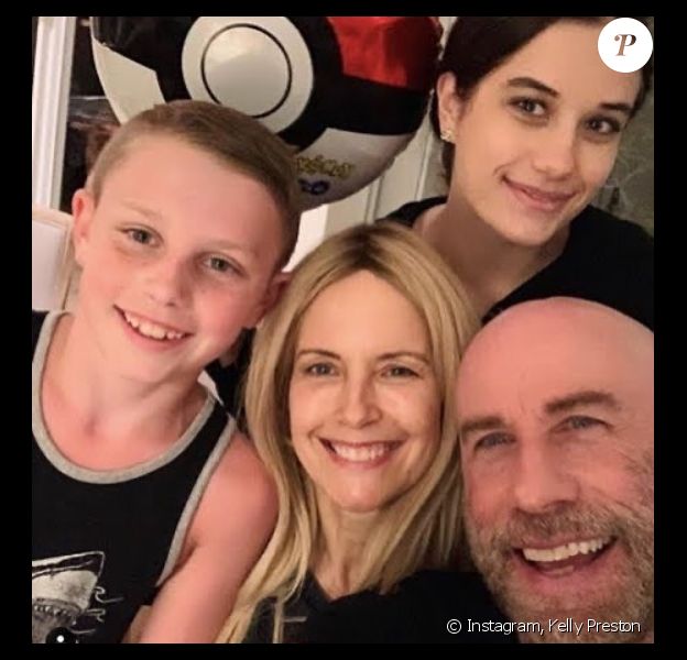 https://media.suis-nous.com/2024/01/5700911-kelly-preston-john-travolta-et-leurs-en-624x600-1.jpg