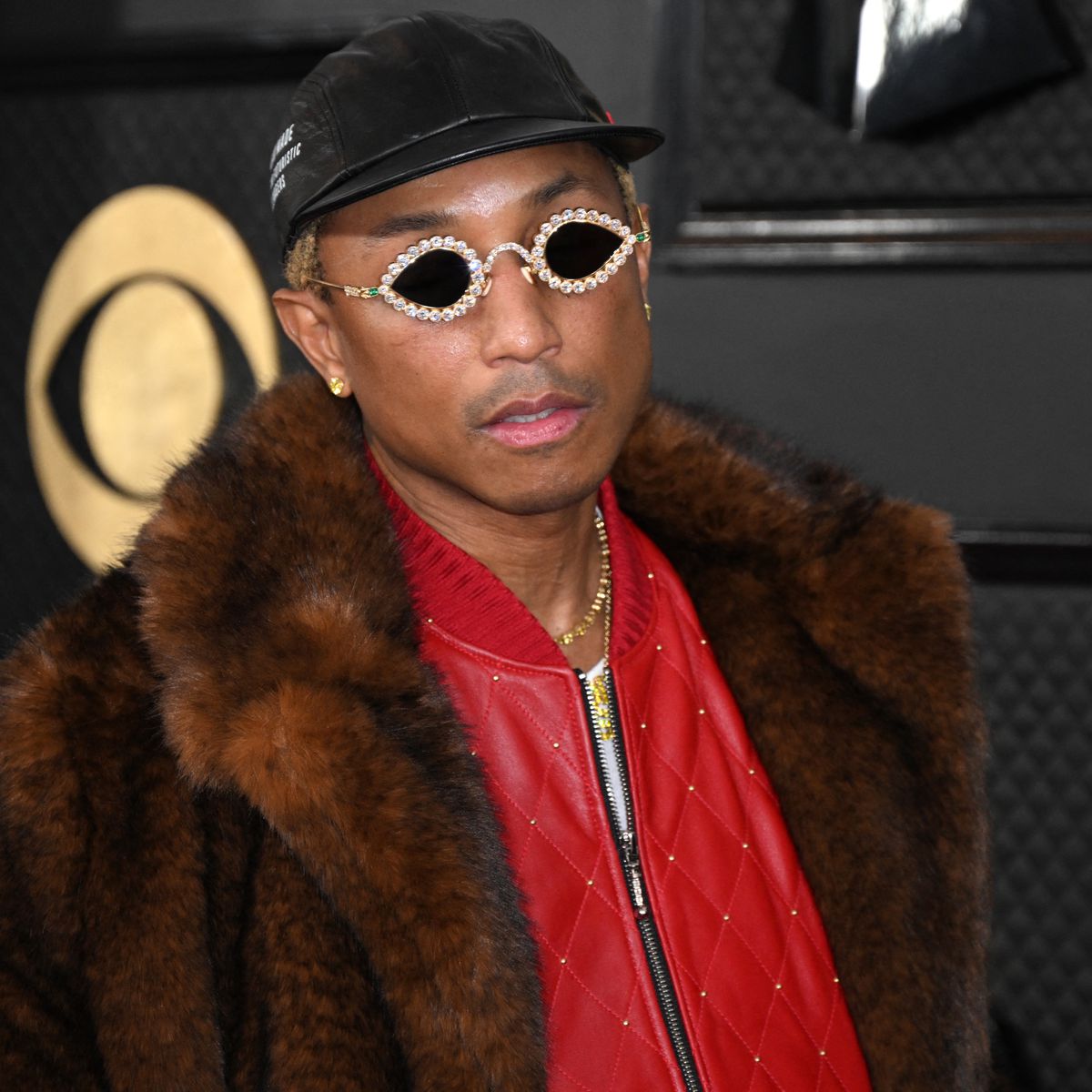 Bon anniversaire à Pharell Williams (50 ans) – “Happy”