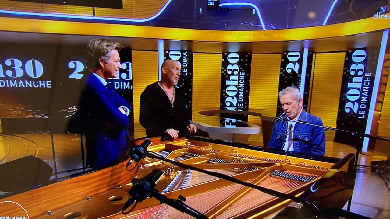 La surprise d’Alain Lanty à Florent Pagny. Un peu embarrassé, il chante “Comme d’habitude”