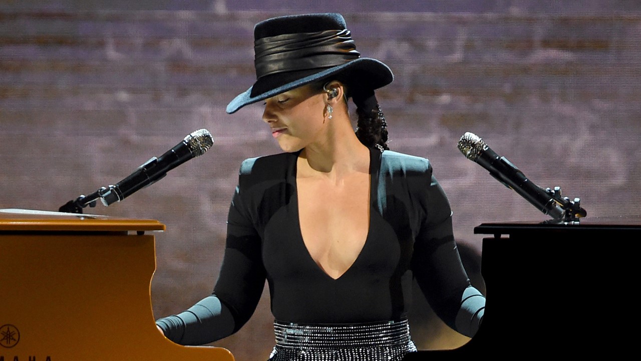 La performance d’Alicia Keys qui joue sur 2 pianos aux Grammy 2019