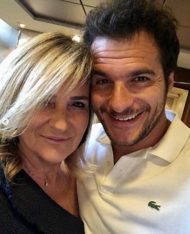 Amir et sa maman qui vient de partir à l’âge de 64 ans.