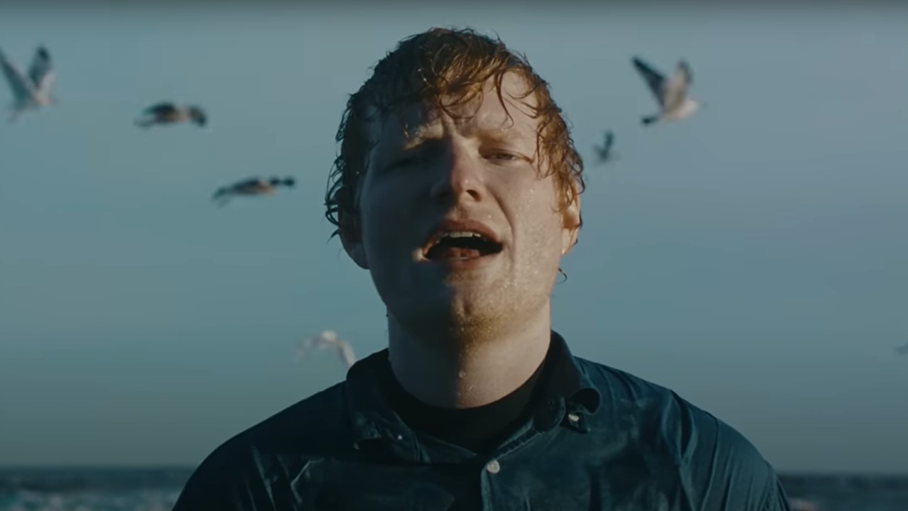 Découvrez le nouveau clip de Ed Sheeran “Boat”