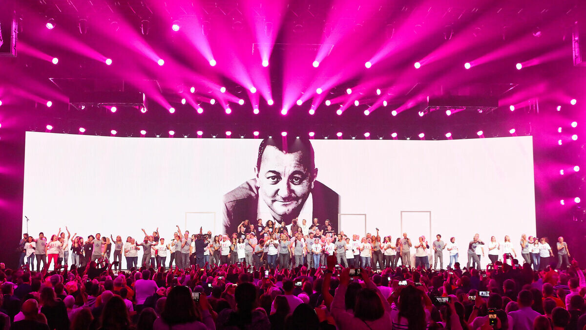 “Enfoirés 2024” Découvrez des extraits “Live” filmés à l’Arkéa Arena de Bordeaux.