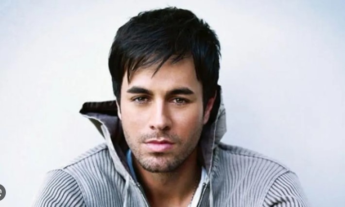 1998 : “Bailamos” Enrique Iglesias