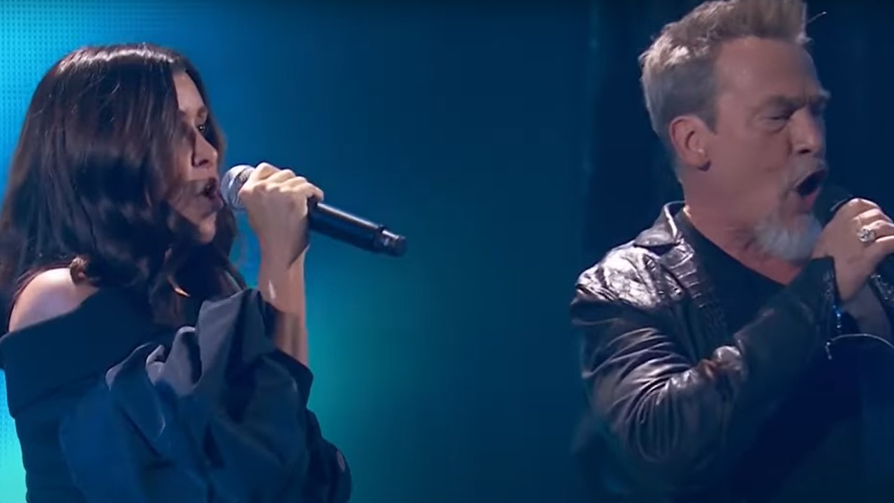 Sublime duo : Quand Jenifer et Florent Pagny interprétaient “J’oublierai ton nom” en hommage à Johnny.