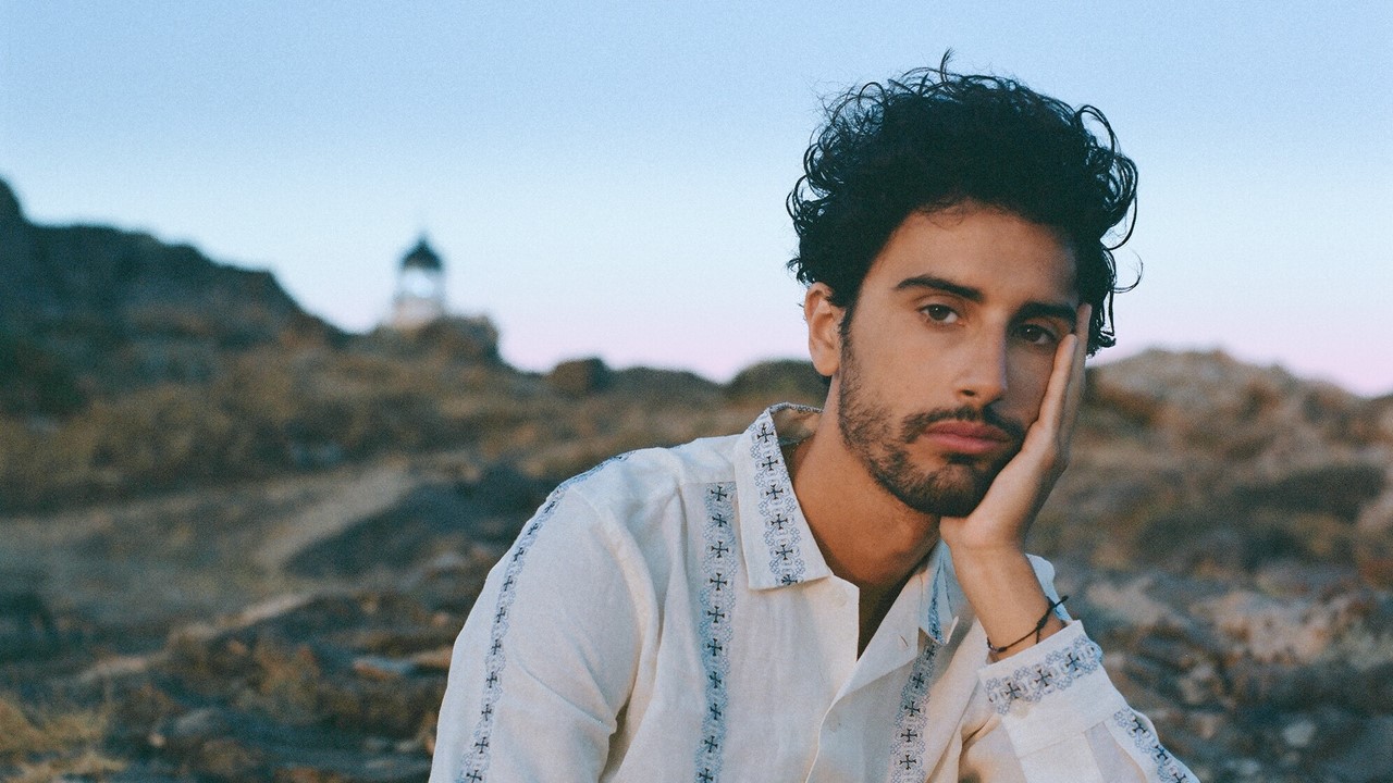 Découvrez la version française de “Sarà Perché Ti Amo” pour l’été 2023.