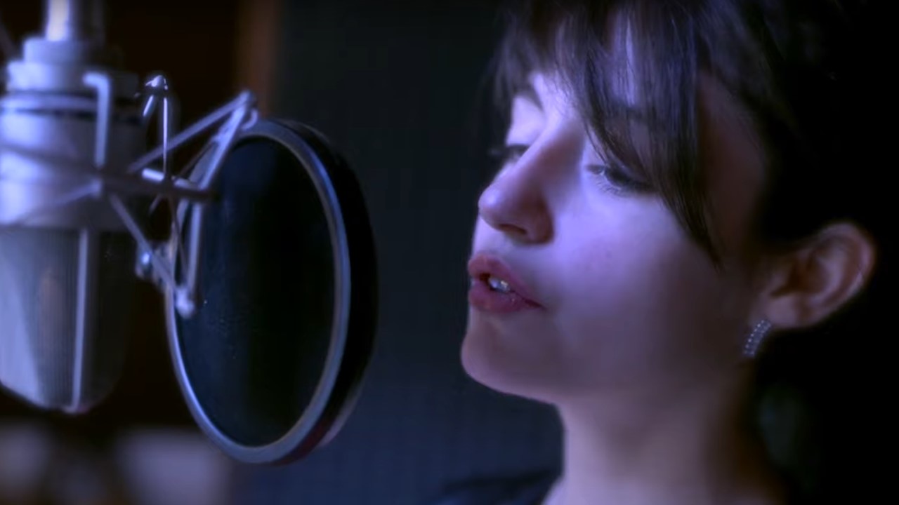 Giulia Falcone reprend “Les Moulins de mon cœur” de Michel Legrand