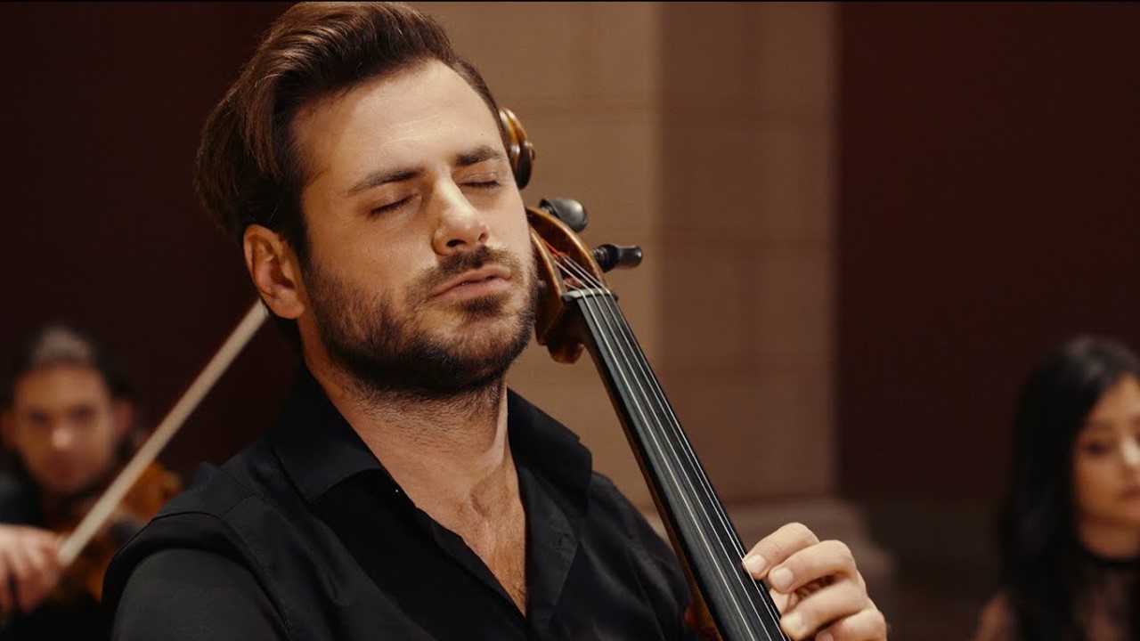Stjepan Hauser en Live à Budapest joue “Let’s Get Loud” de Jennifer Lopez