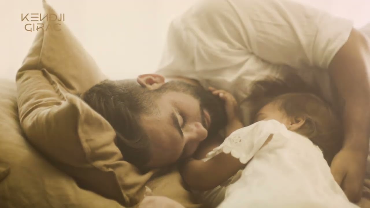 Kendji Girac dévoile une version acoustique de “Eva”