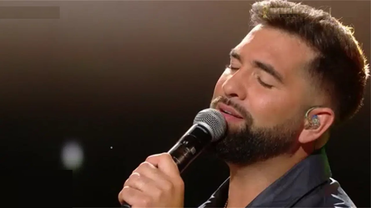 NRJ Music Awards: Kendji Girac chante “Eva” accompagné par Juliette Armanet. Impressionnant !!