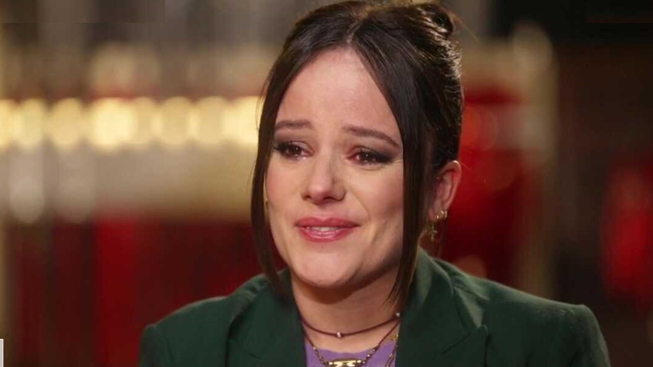 Alizée en larmes pendant l’interview de Nikos Aliagas…