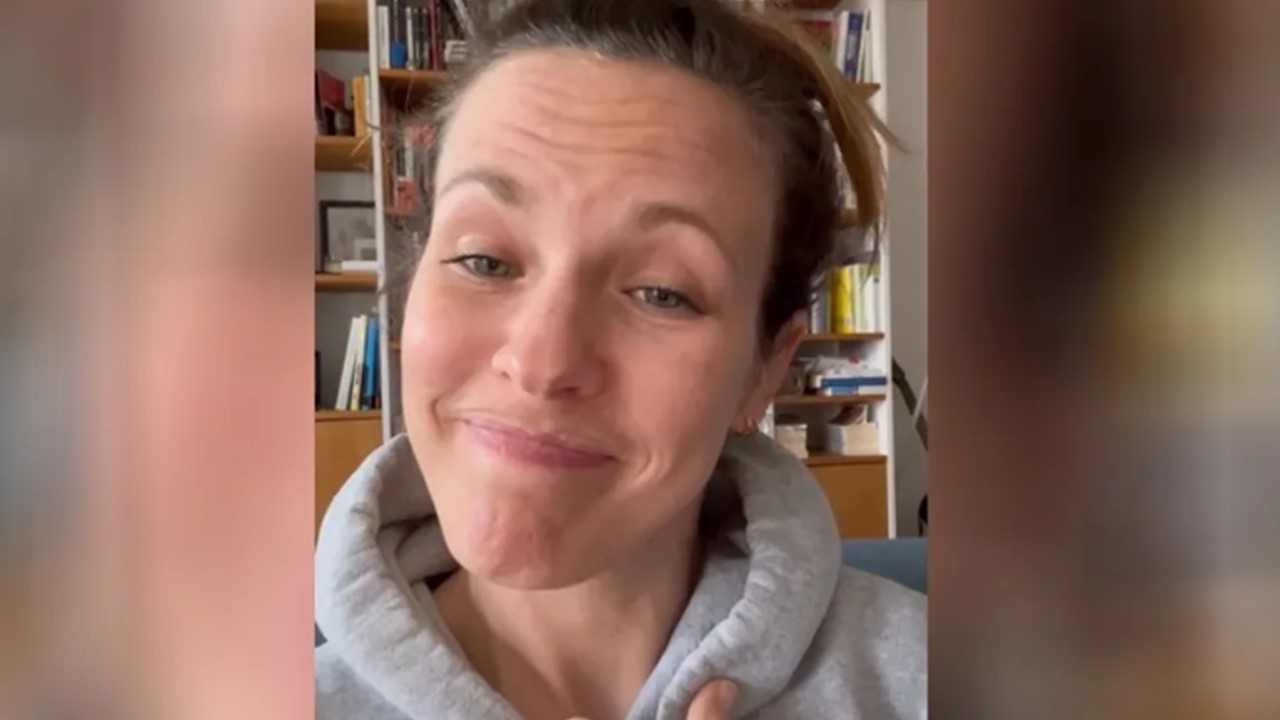 Nina, la fille de Lorie : A deux ans elle fait craquer les internautes en chantant “j’ai besoin d’amour”