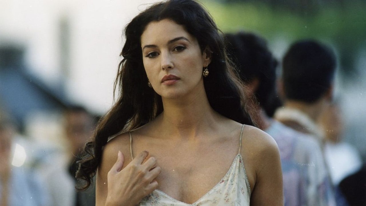 Celine Dion “Seduces Me” sur des images du film “Malèna” avec Monica Bellucci.