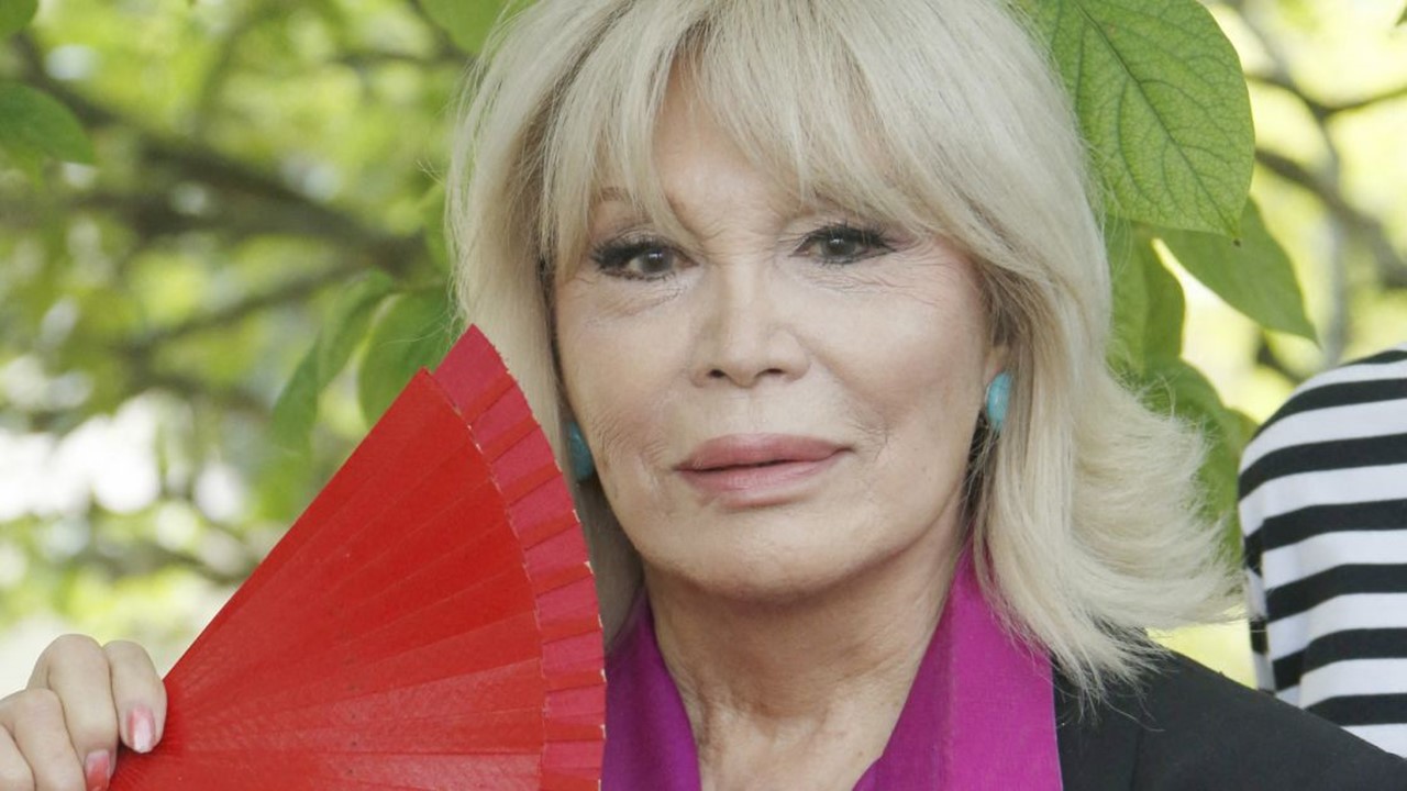 “Miss” sur France 2 dimanche 26 mars avec la souveraine Amanda Lear.