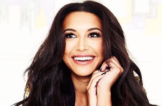 Les acteurs de la série musicale “Glee” rendent hommage à Naya Rivera