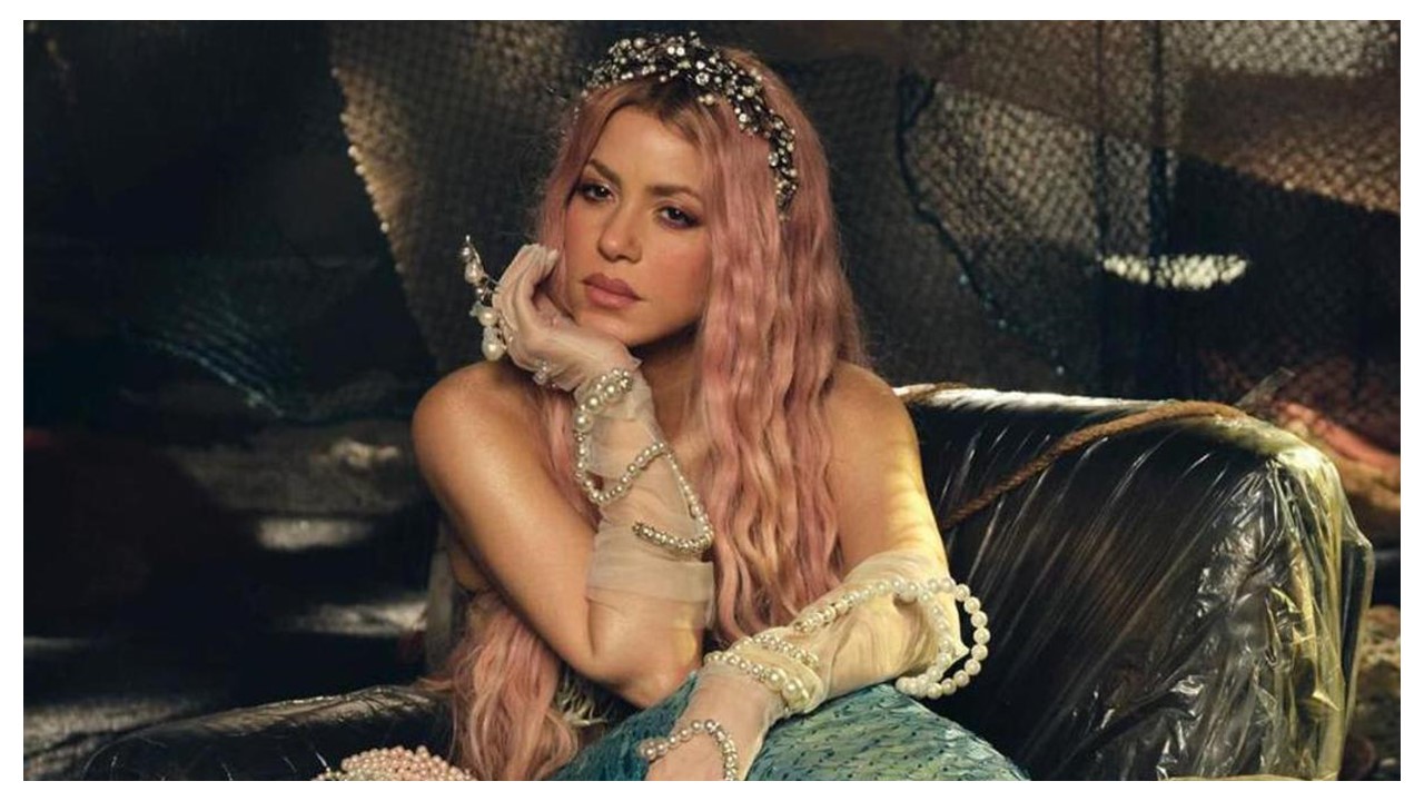 Shakira se transforme en sirène pour son nouveau clip “Copa Vacía” en duo avec Manuel Turizo