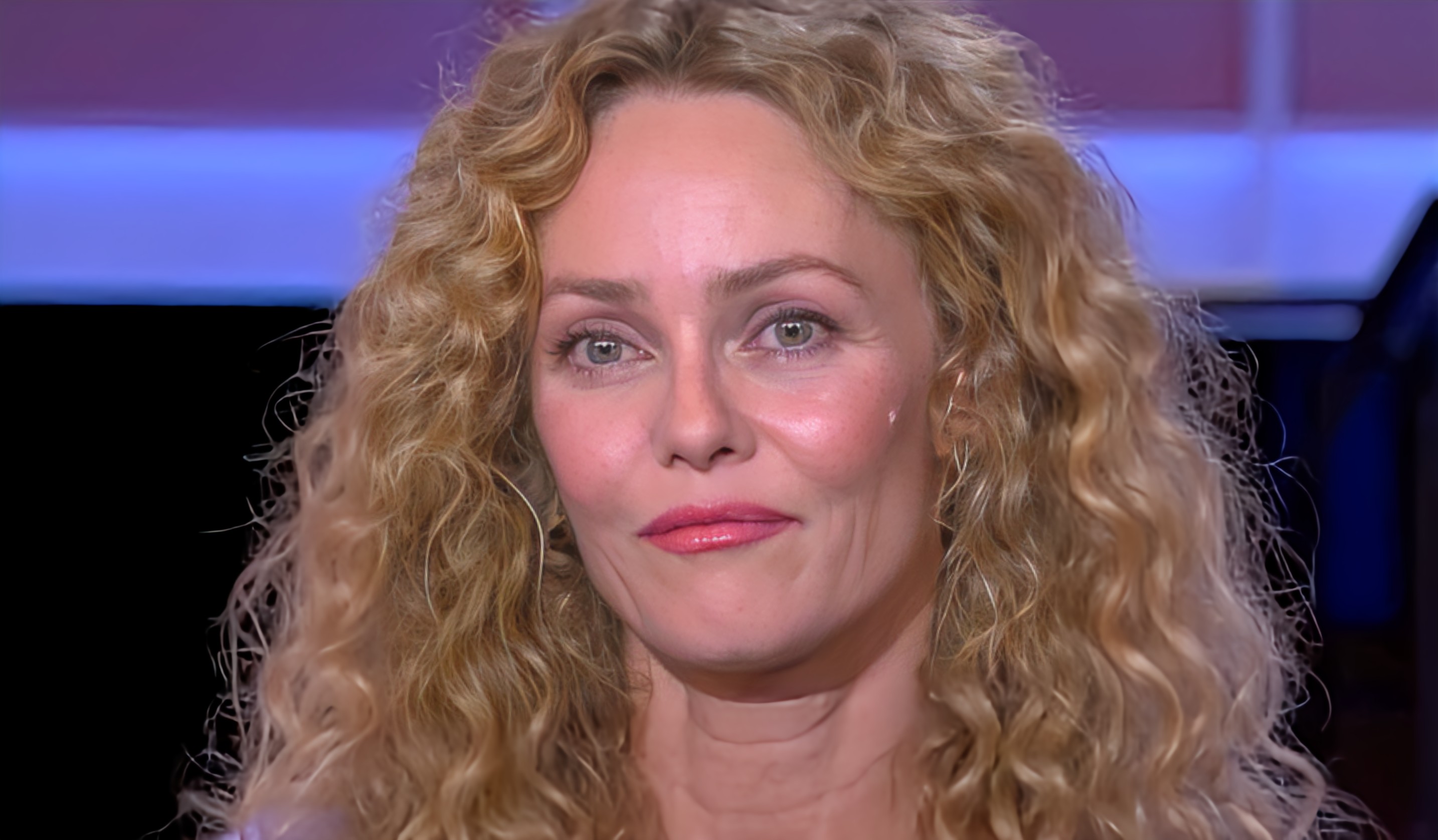 C à Vous : Vanessa Paradis évoque Serge Gainsbourg “Quelle chance j’ai eu de vivre quelques mois à ses côtés”