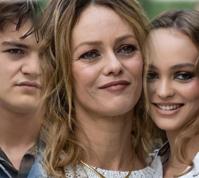 Confidences de Vanessa Paradis sur ses enfants Lily-Rose et Jack Depp.