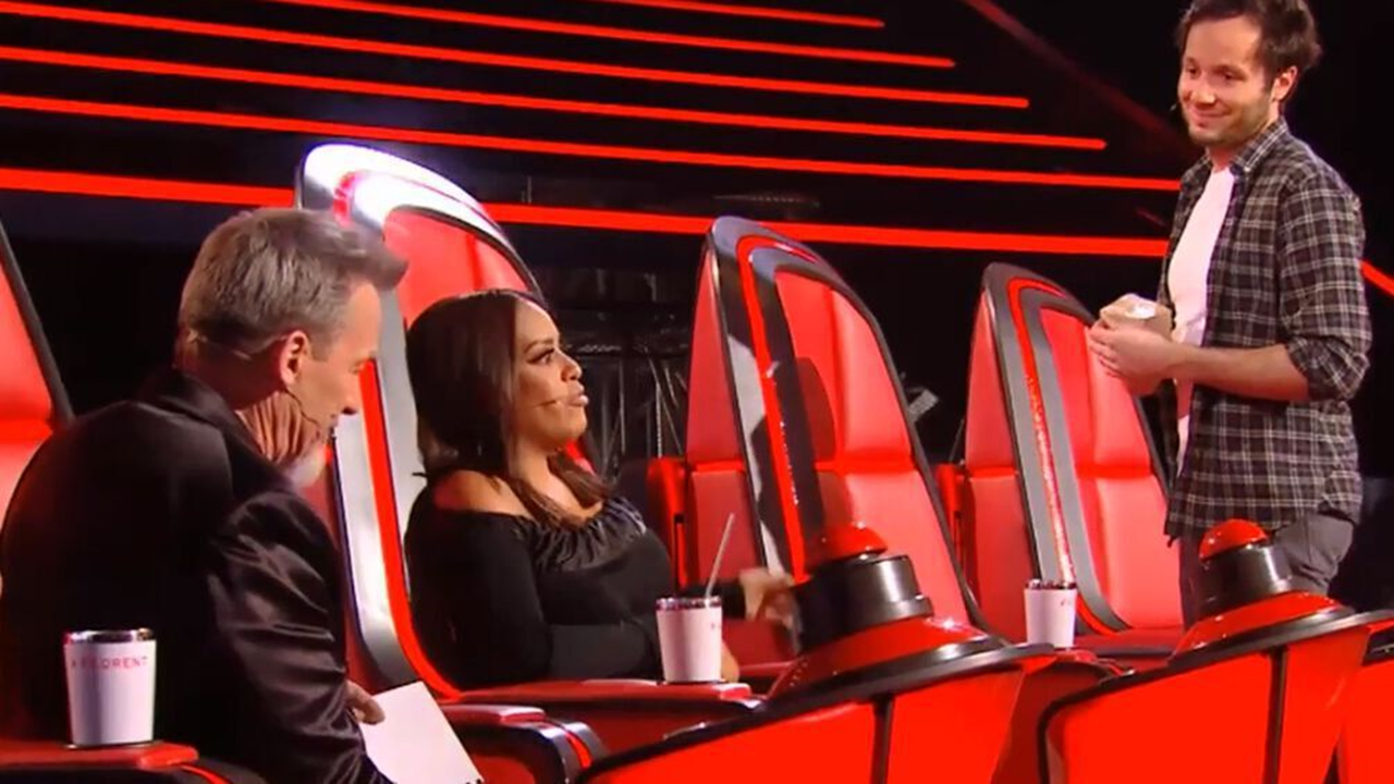 C’est son anniversaire et pourtant Vianney en prend pour son grade après la première soirée de The Voice.