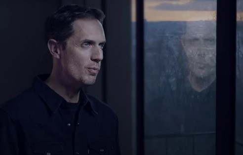 Découvrez le nouveau clip de Grand Corps Malade “C’est aujourd’hui que ça se passe”