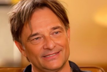“Le portrait” David Hallyday parle de Johnny : “Il adorait ses petits-enfants, une espèce de passion…”.