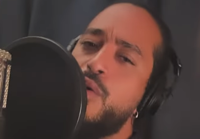 Ecoutez Slimane qui enregistre son nouveau titre !