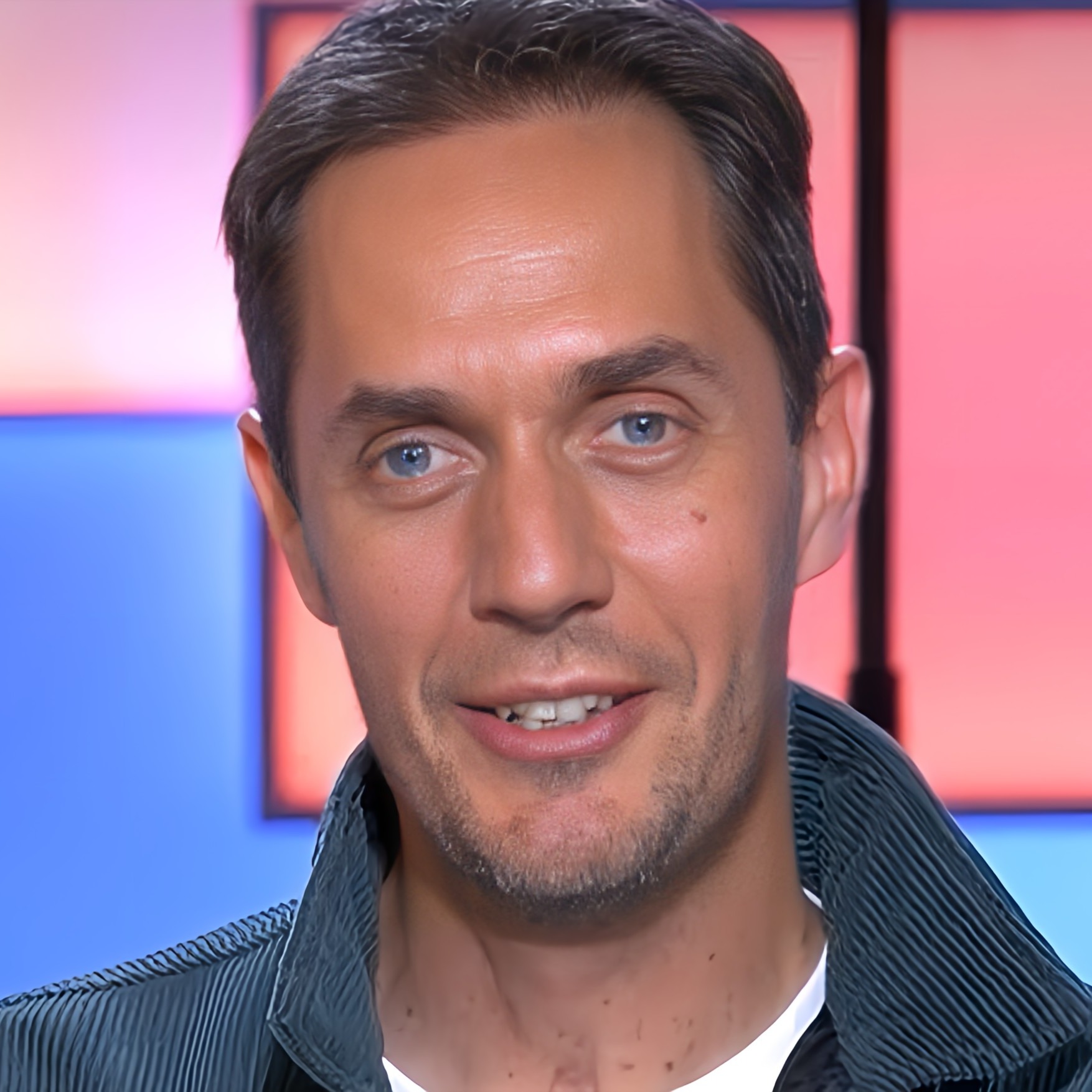 Découvrez le nouveau titre de Grand Corps Malade en duo avec son fils de 11 ans, déjà rappeur. “C’est moi qu’écris mes textes”