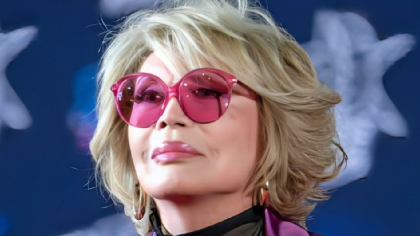 Bon anniversaire à Amanda Lear née le 18 juin 1939.